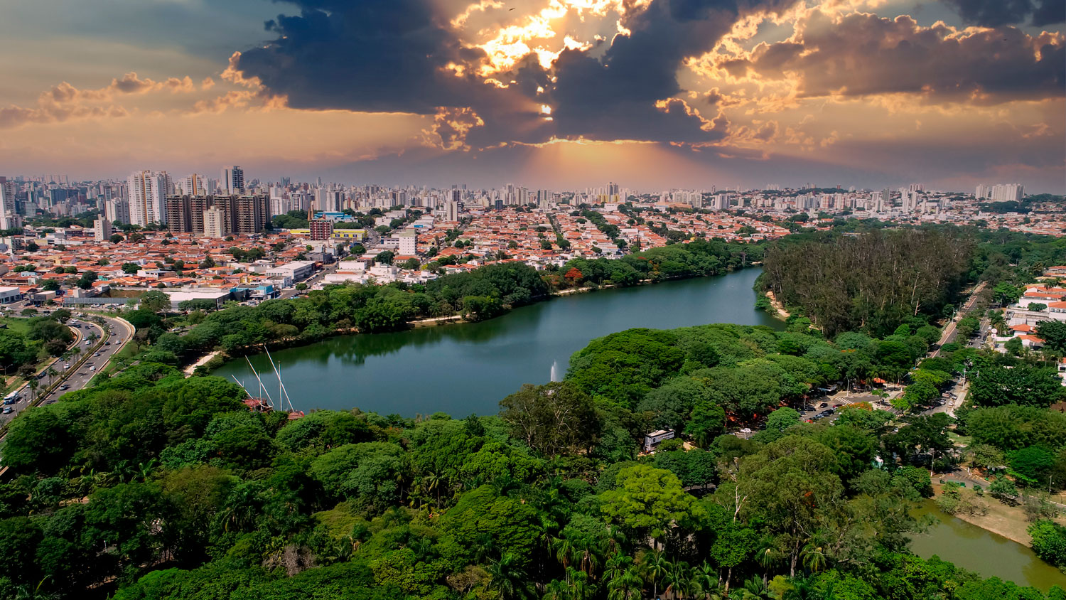 lagoa do taquaral em campinas vista de cima do parque de portugal sao paulo brasil